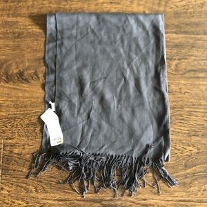 NWT Uniqlo dark gray scarf